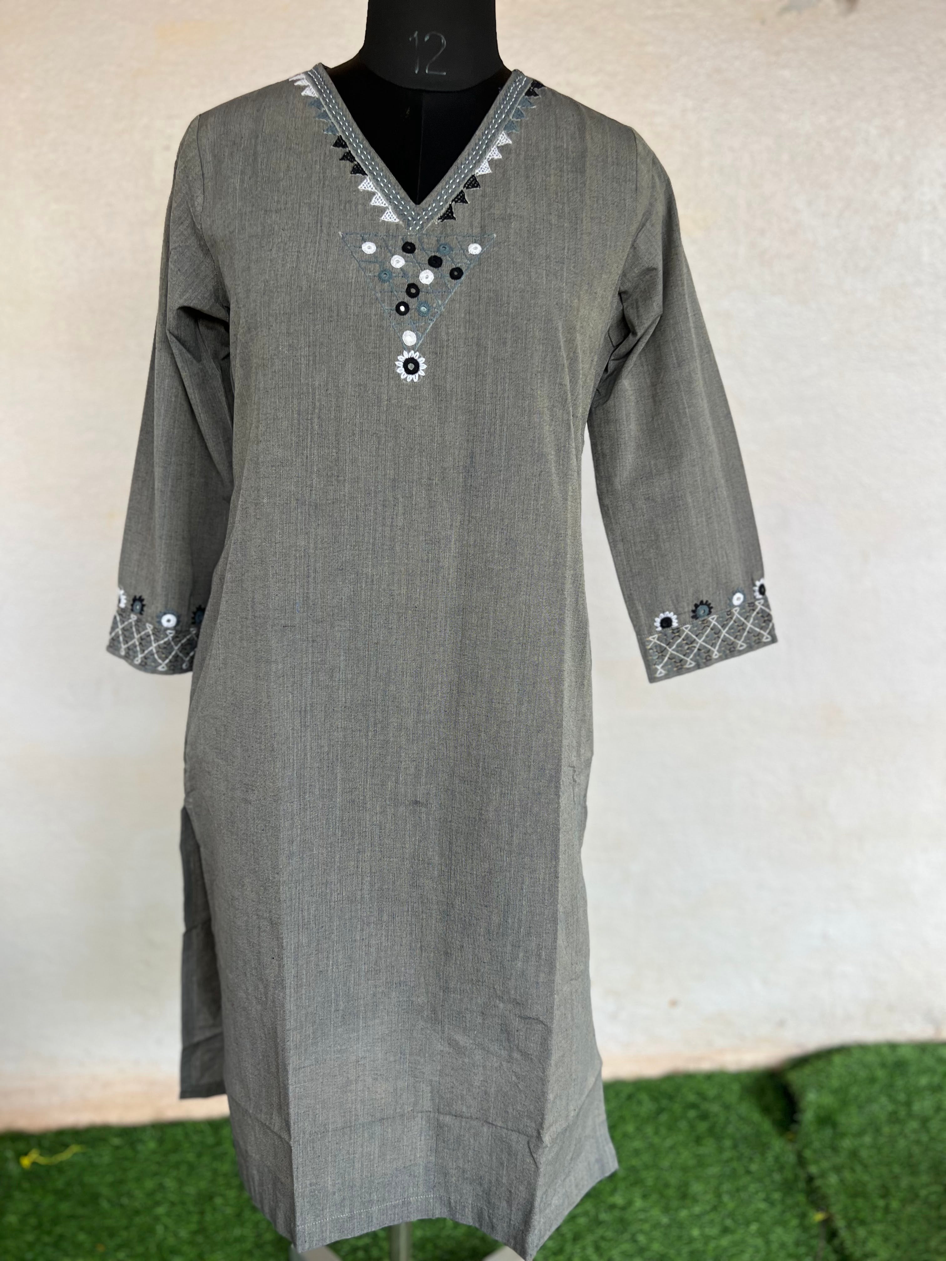 Lambani ready kurta  L Size