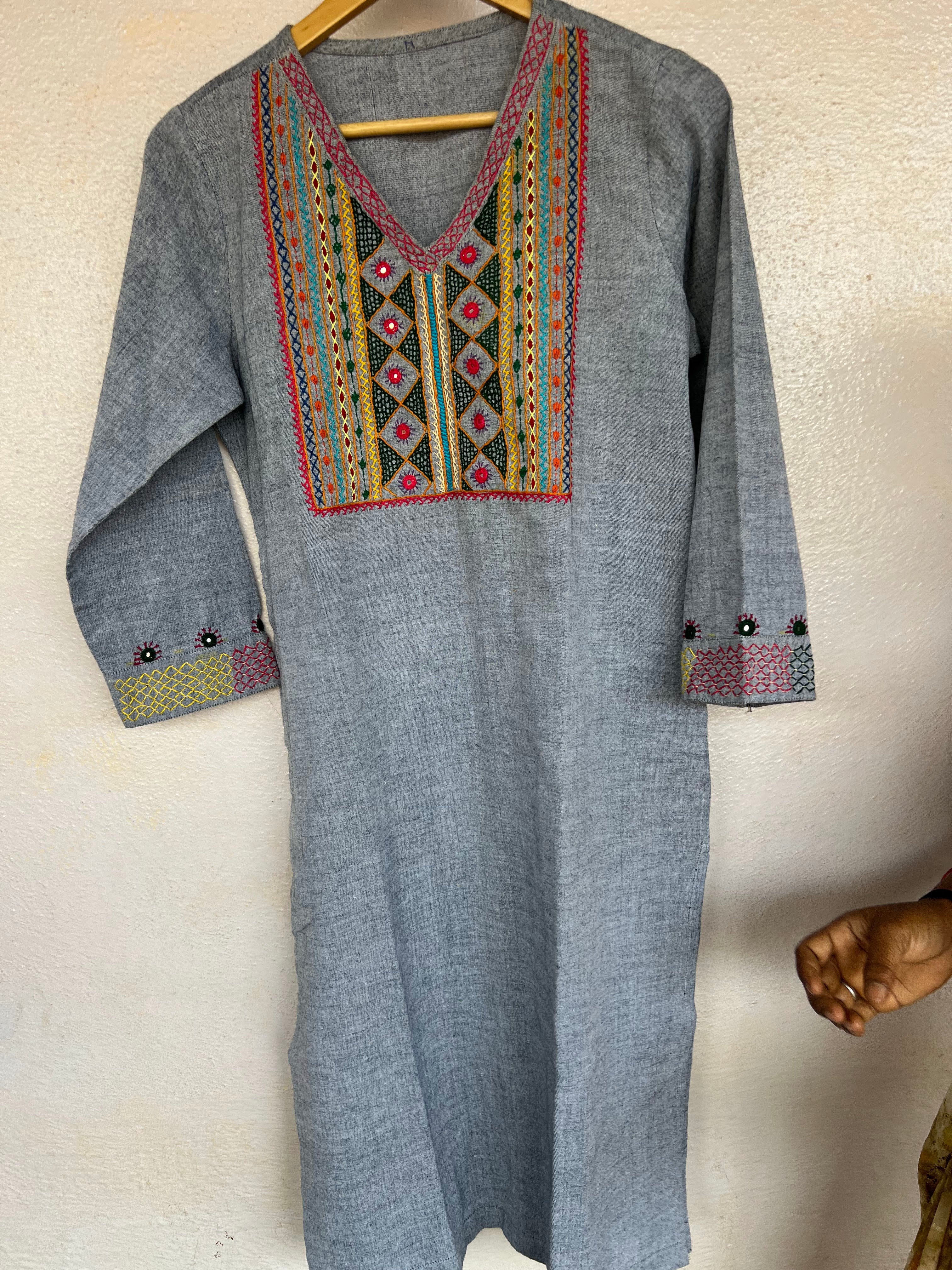 Lambani ready kurta  M Size