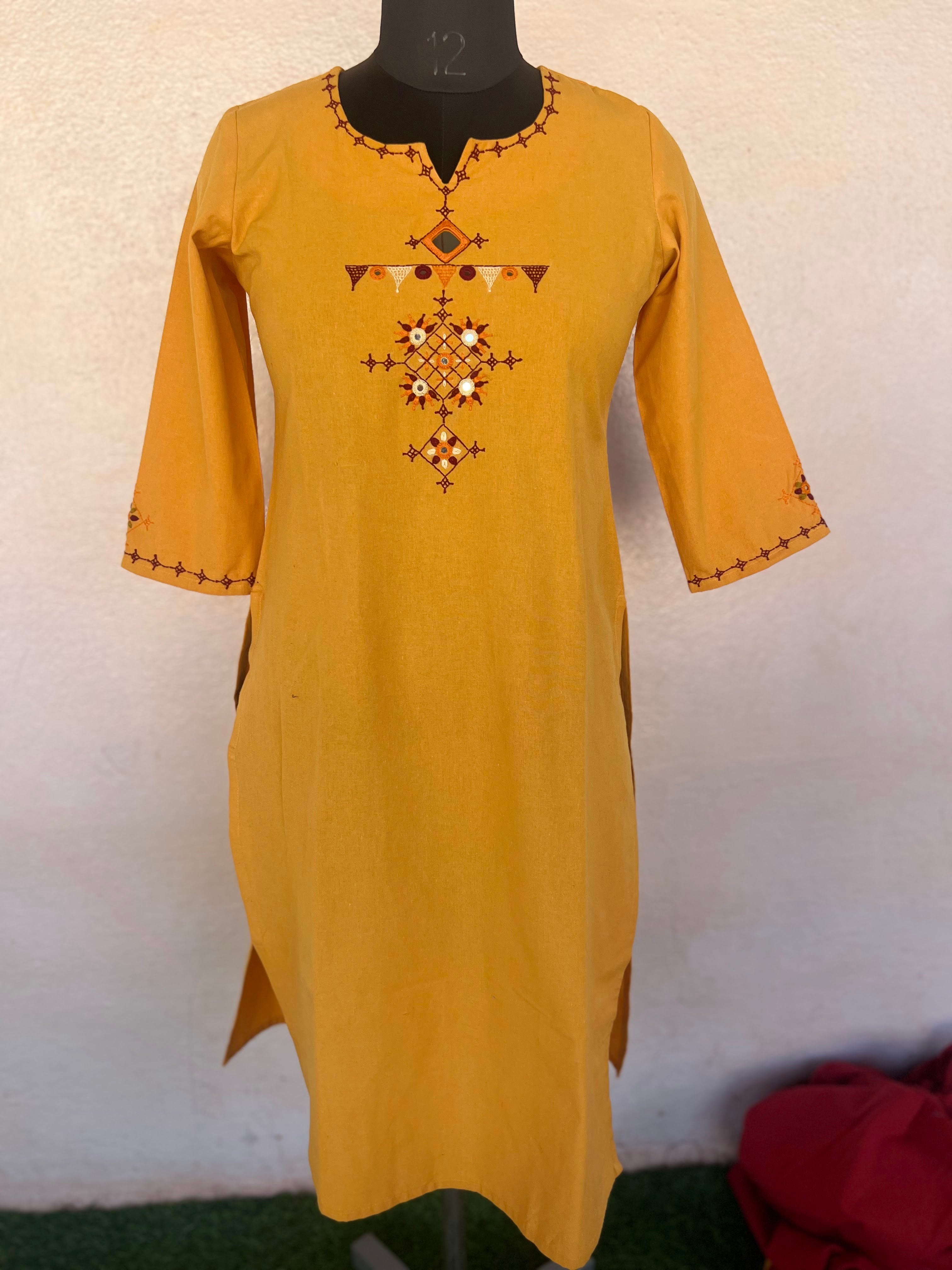 Lambani ready kurta L