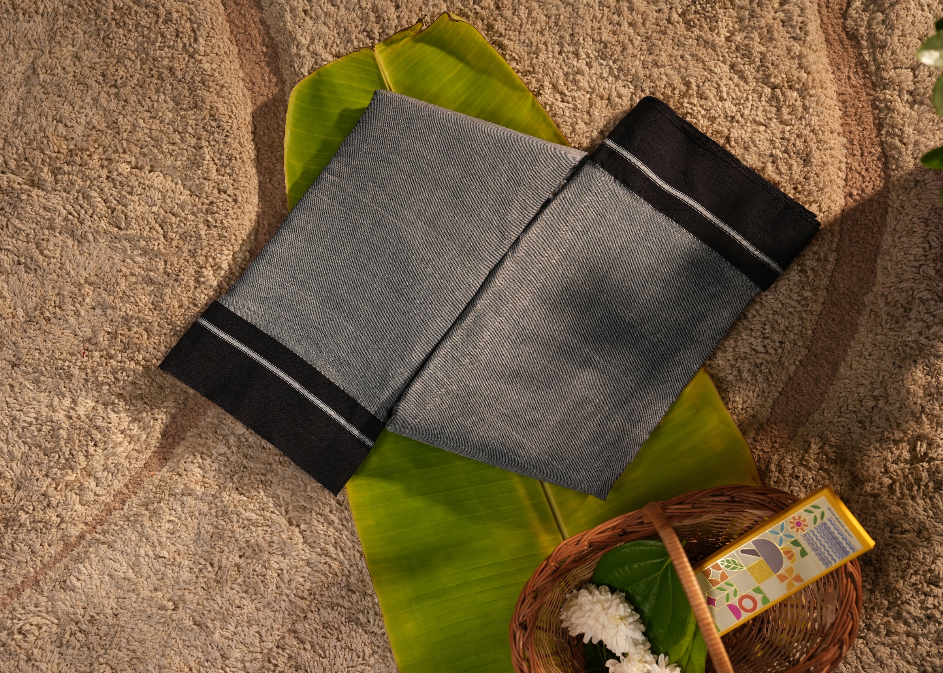Patteda Anchu Cotton Saree – Grey & Black