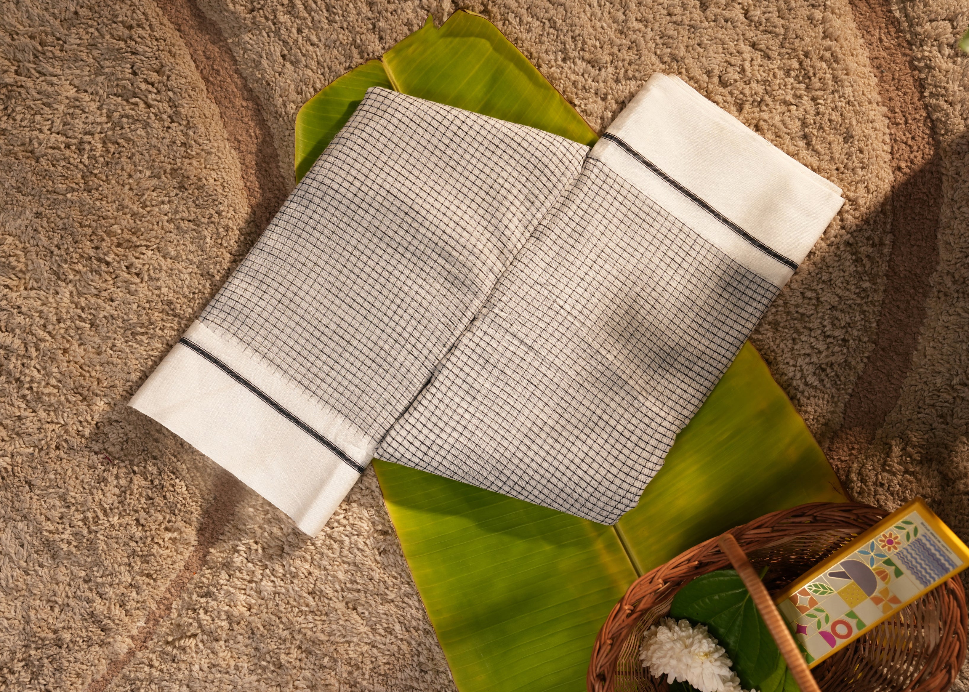 Patteda Anchu Cotton White Saree – Checkered Pattern