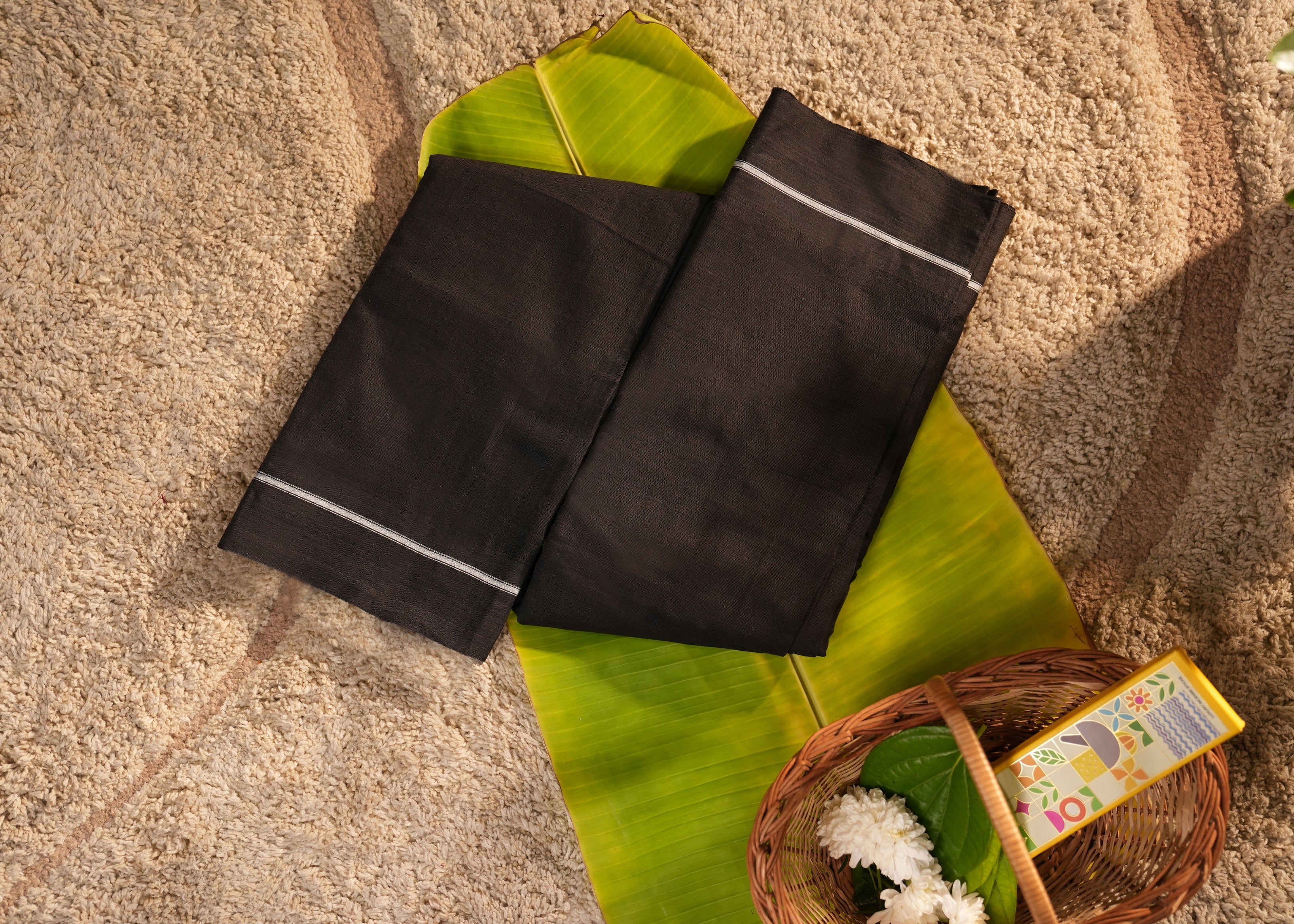 Patteda Anchu Plain Cotton Black Saree